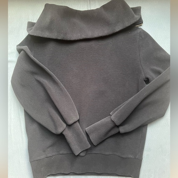 Varley Vine Pullover - Picture 6 of 7